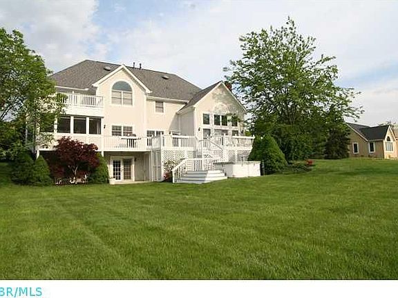 3rd image of 6926 Lakeside Ct