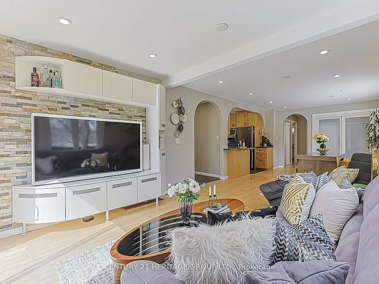 31 Mitchell Ave — Photo 5