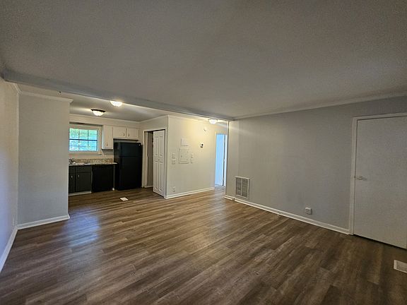 4th image of 887 Westland Dr SW