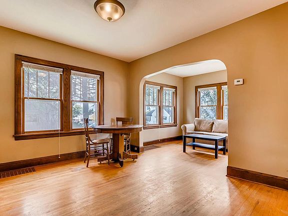 4th image of 946 42nd Ave NE