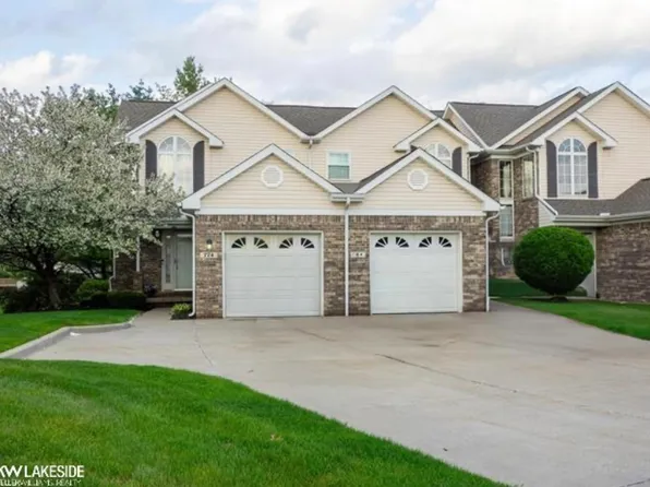 774 Natures Cove Ct #1, Wixom, MI 48393