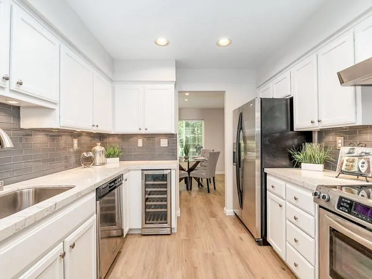 7706 Creekside Dr — Photo 16