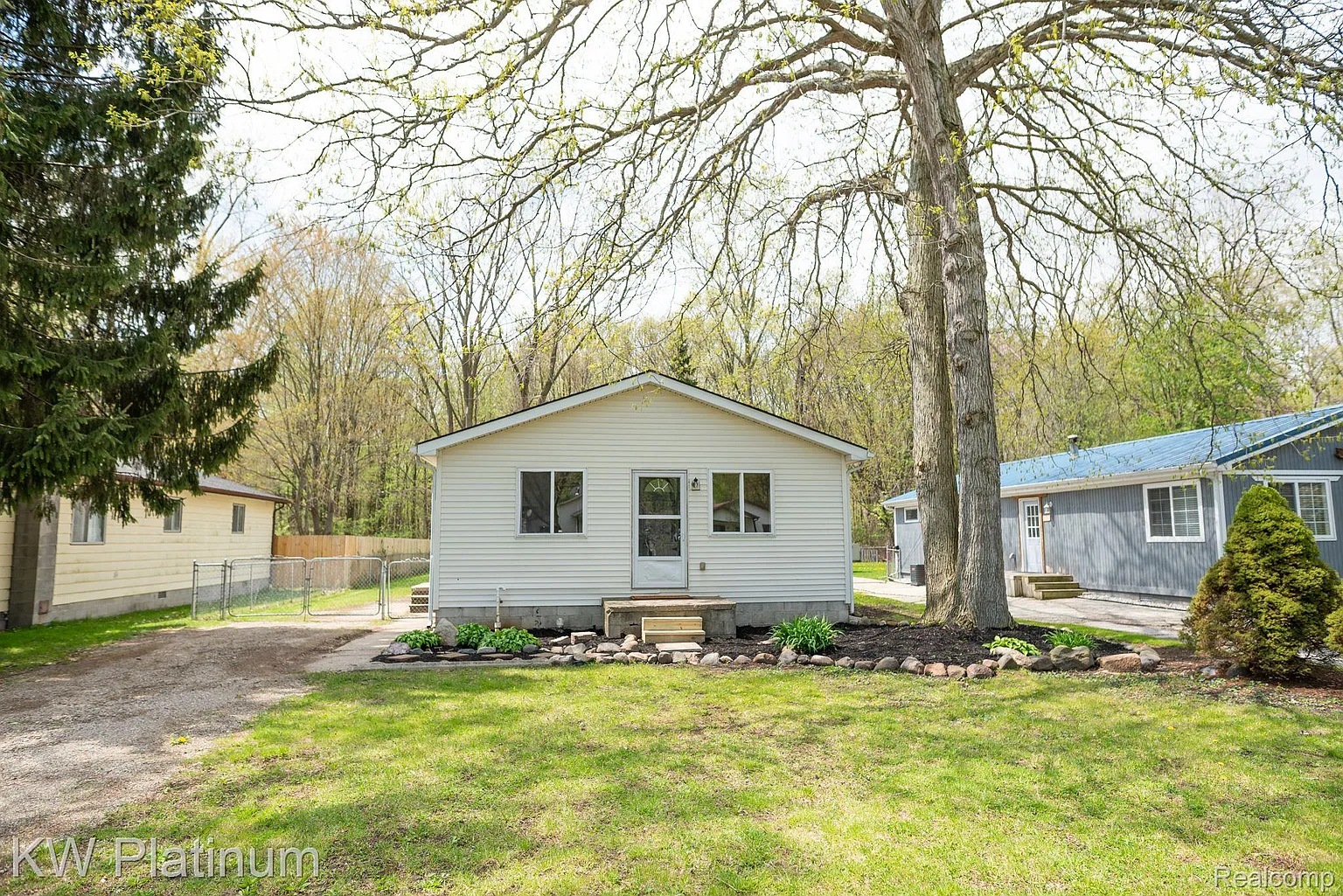 9114 Island Dr photo 1