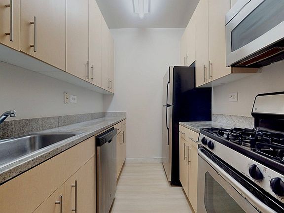 5th image of 90 Washington St APT 15M