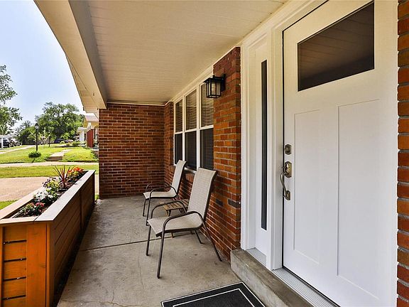 3rd image of 10580 Copperfield Dr