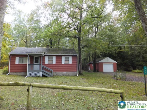 218 Rock Hill Dr, Dingmans Ferry, PA 18328