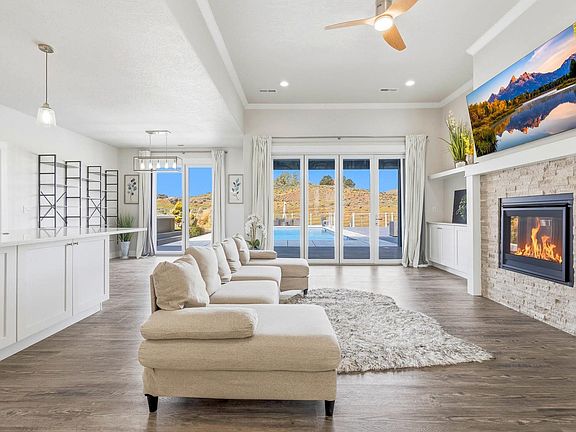 4th image of 1103 Chinook Dr