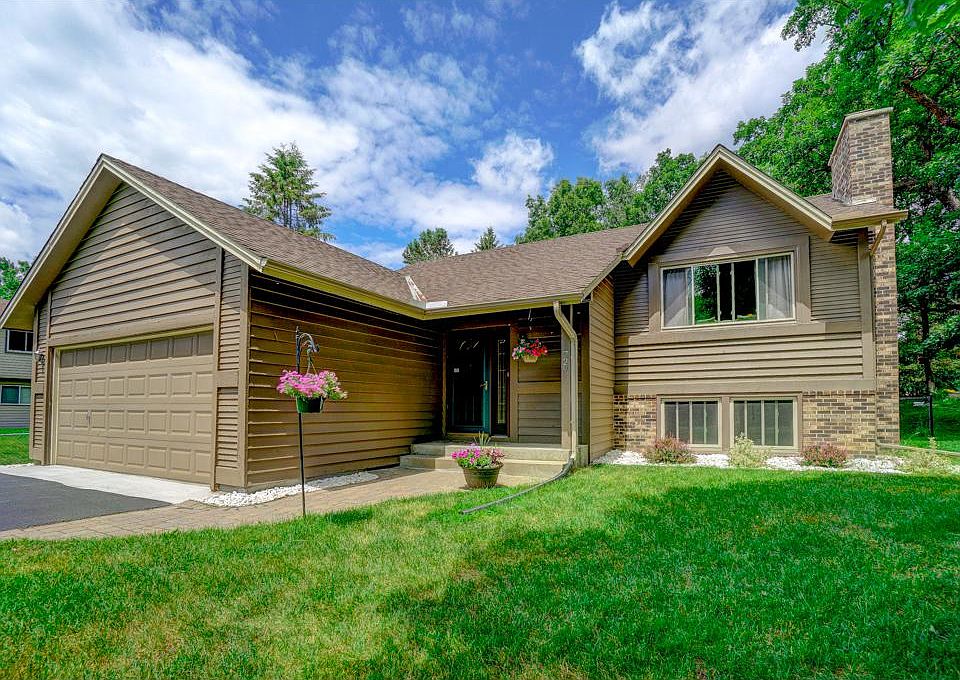 1st image of 729 Willow Grove Ln