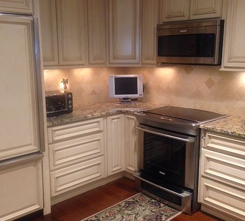 Kitchen w/Electrolux Appl.