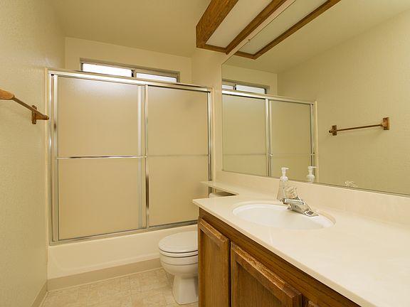 5th image of 578 Tipperary Dr