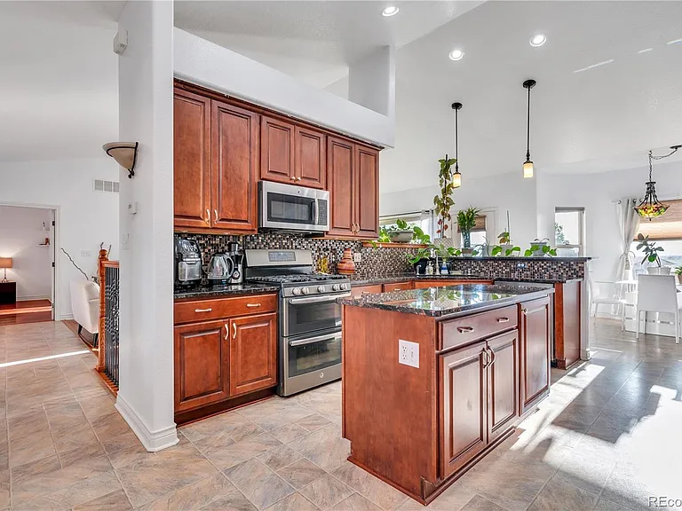 581 S Seaside Dr — Photo 10