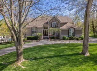 1033 NE Moss Point Rd, Lees Summit, MO 64064