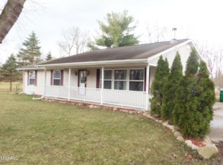 69914 Monroe St, Edwardsburg, MI 49112