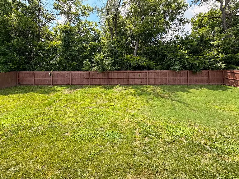 1104 Lakeview Dr — Photo 21