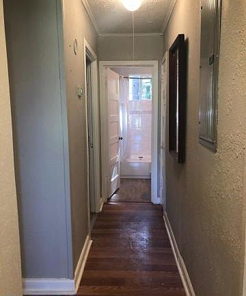 4th image of 318 Celery Ave S