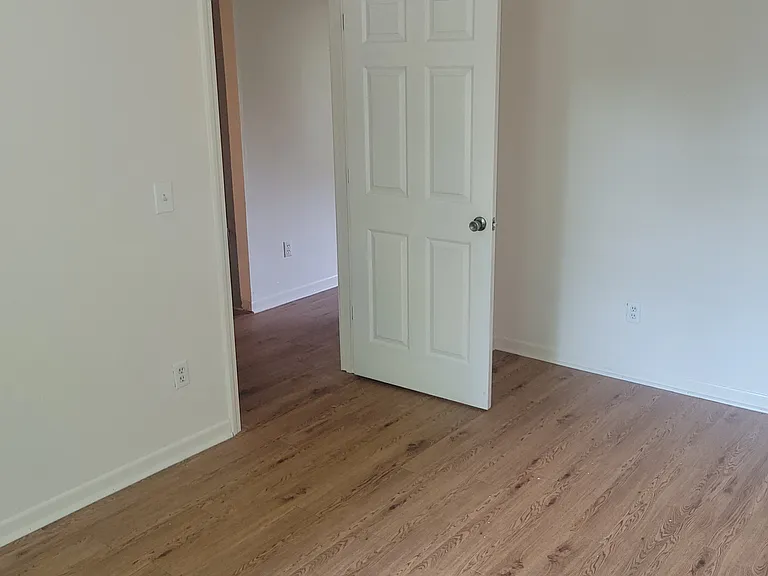 110 Arlington Retreat Apartments #4 — Photo 18