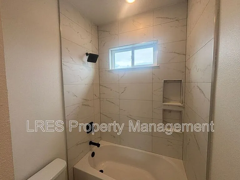 722 Ellwood Ave — Photo 27