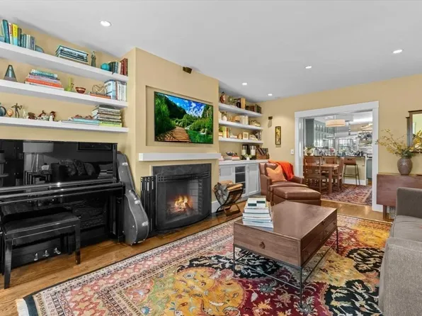 499 Shawmut Ave APT 4, Boston, MA 02118