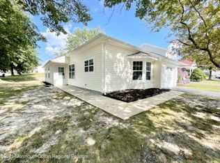 22 Willow Dr, Barnegat, NJ 08005