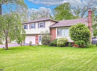 15 Wilson Dr, Berkeley Heights, NJ 07922