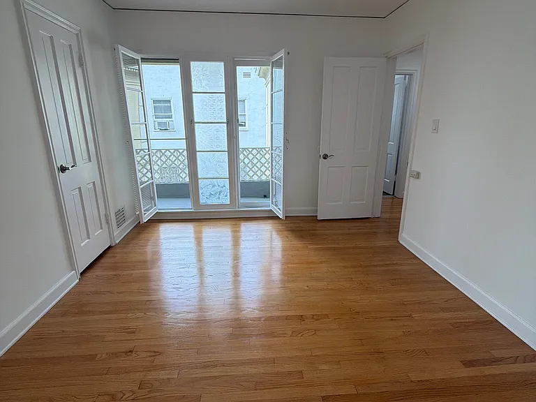 630 S Detroit St #1/2 — Photo 12