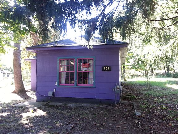 2nd image of 573 Bellows Ave