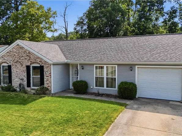 2262 Chapel Dr, Fairborn, OH 45324