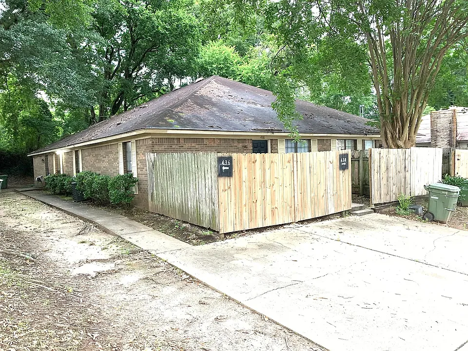 436 Eastdale Rd S