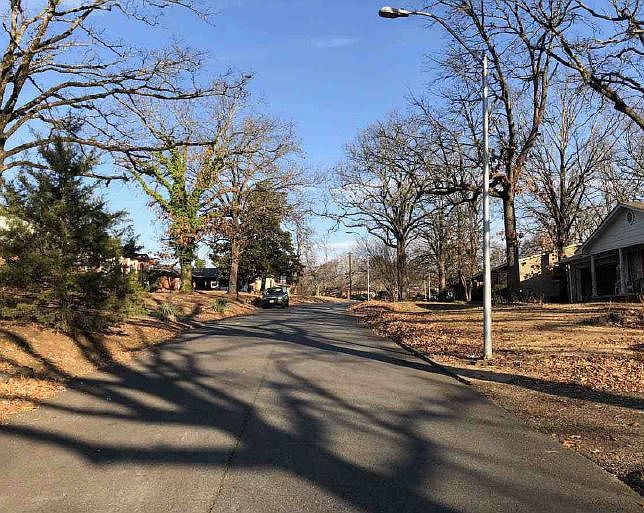 2nd image of 4618 Lochridge Rd