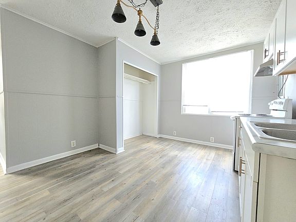 4th image of 1416 Miami St #3