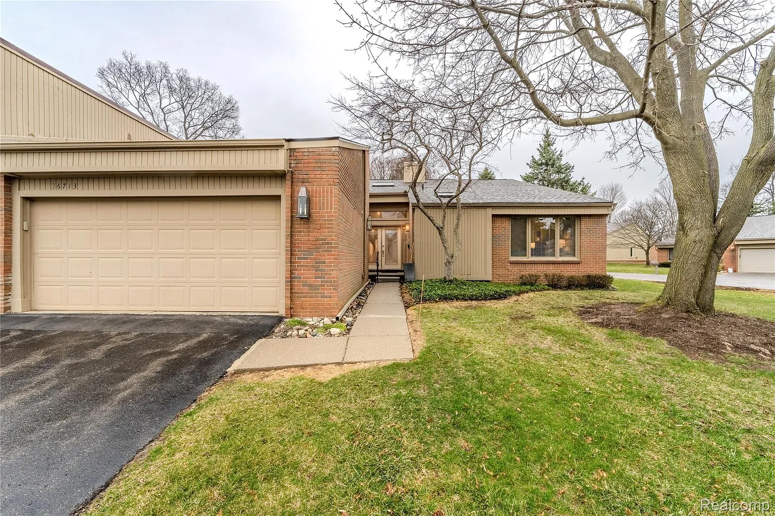 36713 Tanglewood Ln photo 1
