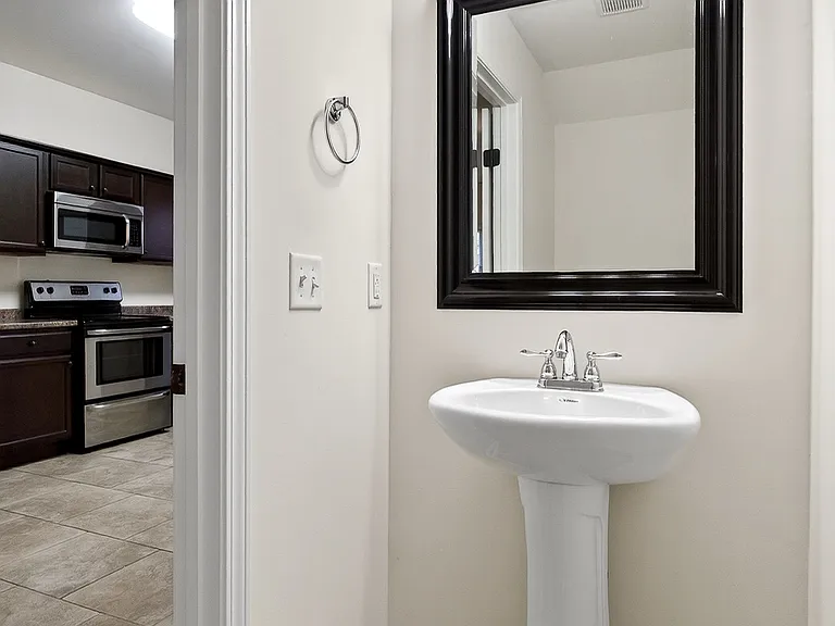 115 Joy Dr #115 — Photo 7