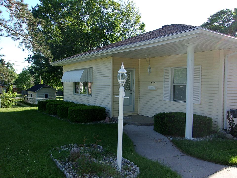 1st image of 1021 S East St