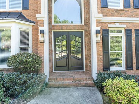 3rd image of 230 Spalding Springs Ln