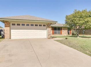739 Kensington Ln, Mansfield, TX 76063