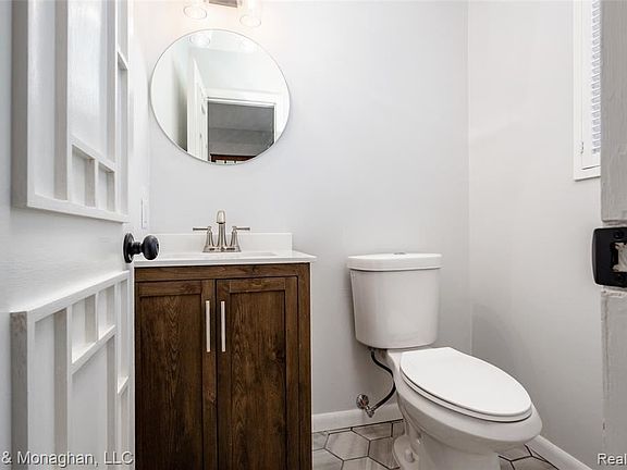 4th image of 20549 Williamsburg Ct #33