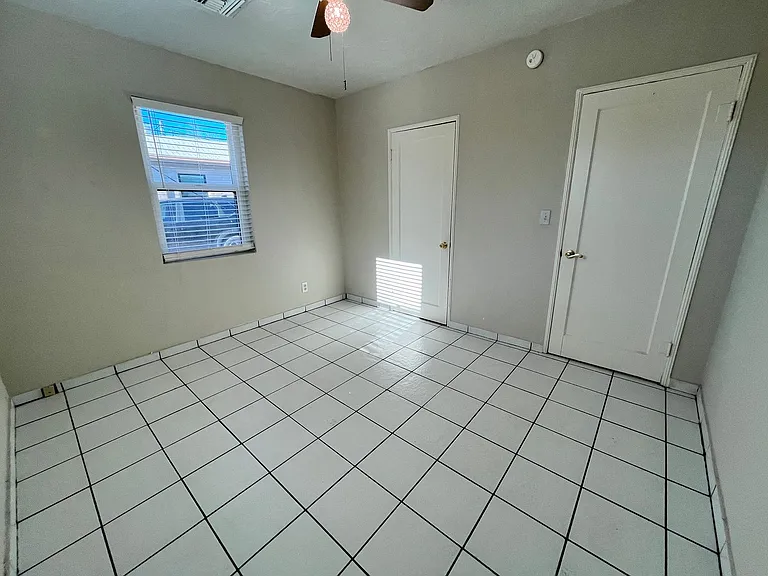 2720-2732 E Water St — Photo 8