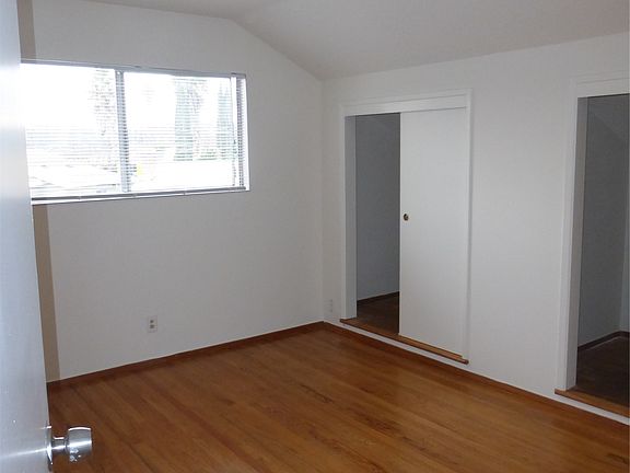 3rd image of 502 Cottonwood Ct