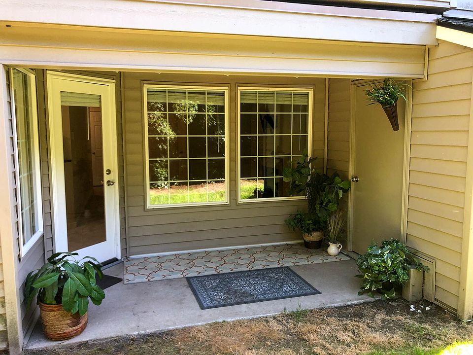 1st image of 10012 NE 120th Ln APT D102