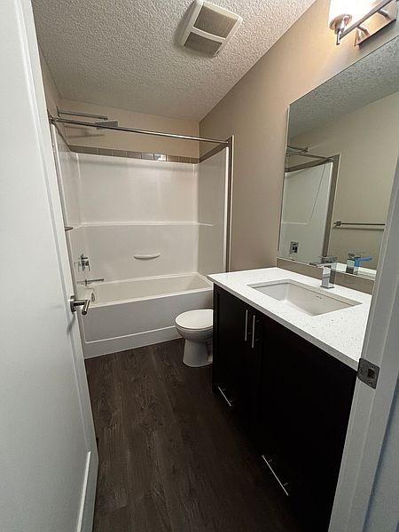 Calgary Townhouse for rent - 2 Bedrooms — photo 13
