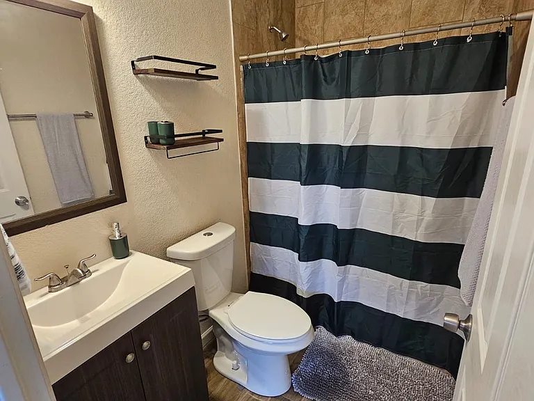 1527 E Silver St #2 — Photo 24