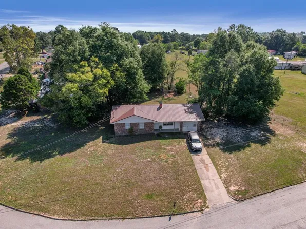 251 Alberta Dr, Ozark, AL 36360