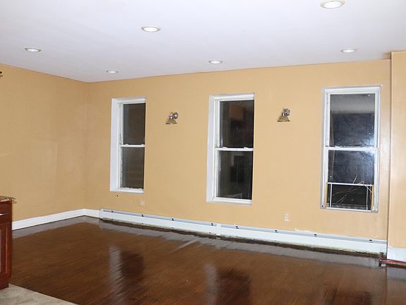 2nd image of 1044 College Ave #2