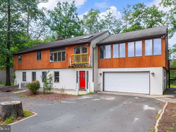 8 Grove Rd, Sewell, NJ 08080
