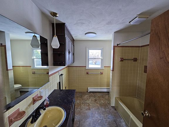 5th image of 775 Narrows Dr