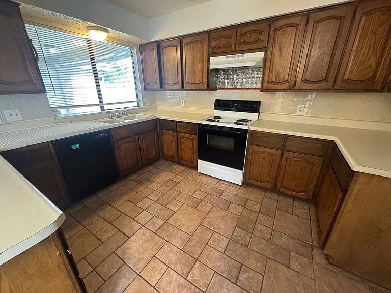 1940 Willow Vale Dr — Photo 8