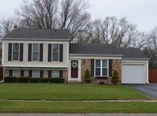 825 Tanglewood Dr, Algonquin, IL