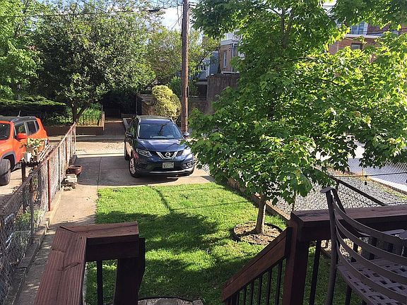 3rd image of 2111 E Lombard St