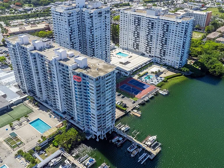 18081 Biscayne Blvd #1903 — Photo 62