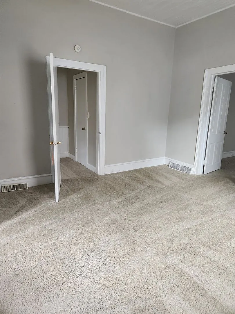 Large 1 Bedroom 1 Bath Five Points Area — Photo 3